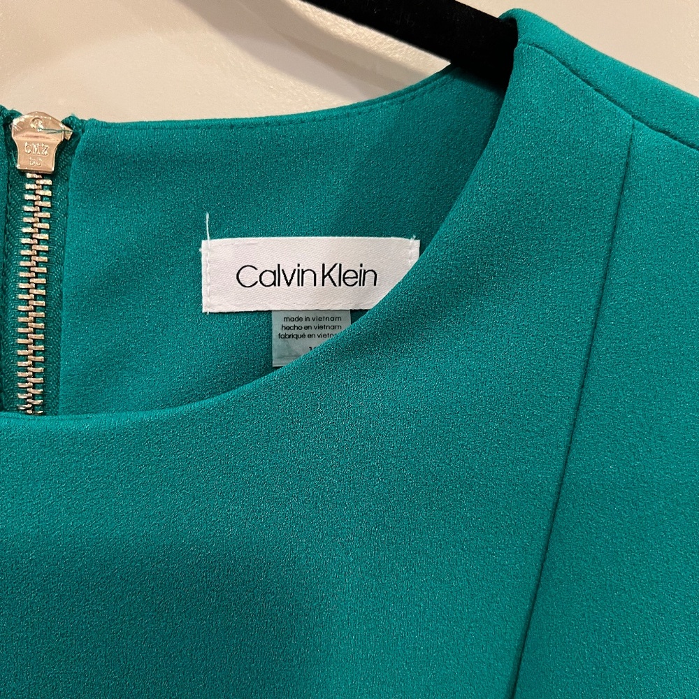 CALVIN KLEIN SHEATH DRESS - Picture 3 of 3